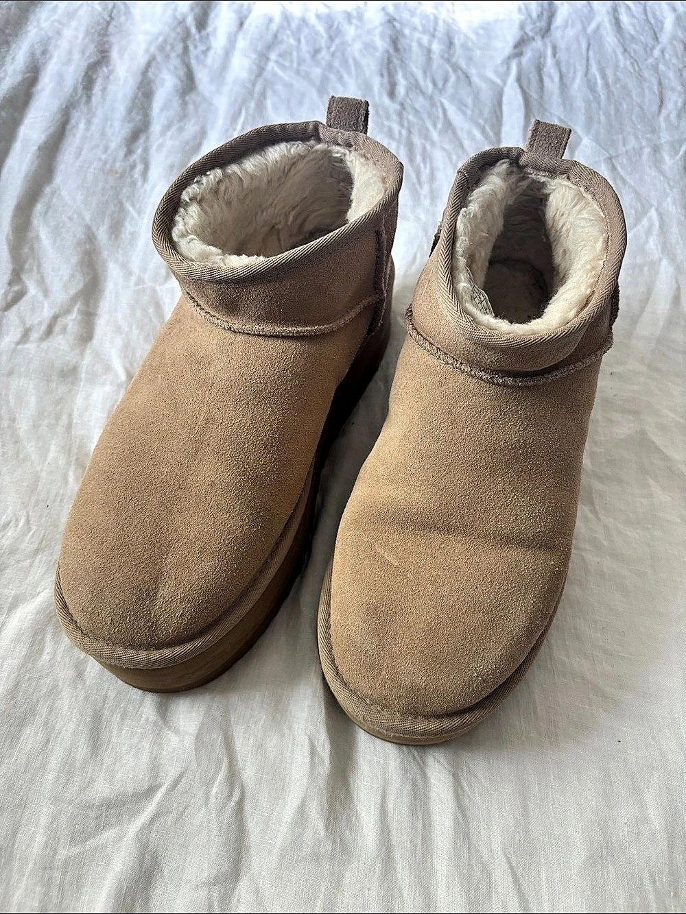 UGG Classic Ultra Mini Platform Womens size 9 - Picture 3 of 6